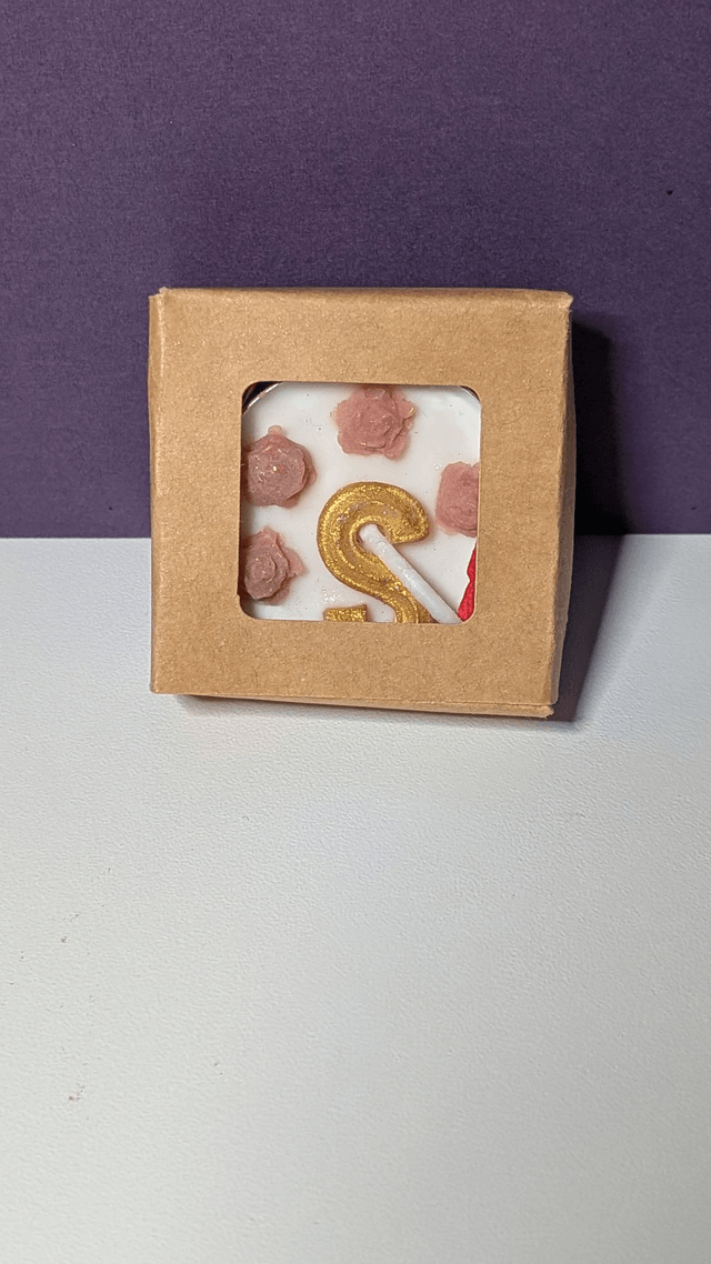 Bougie chauffe-plat initiale & rose parfumée personnalisée