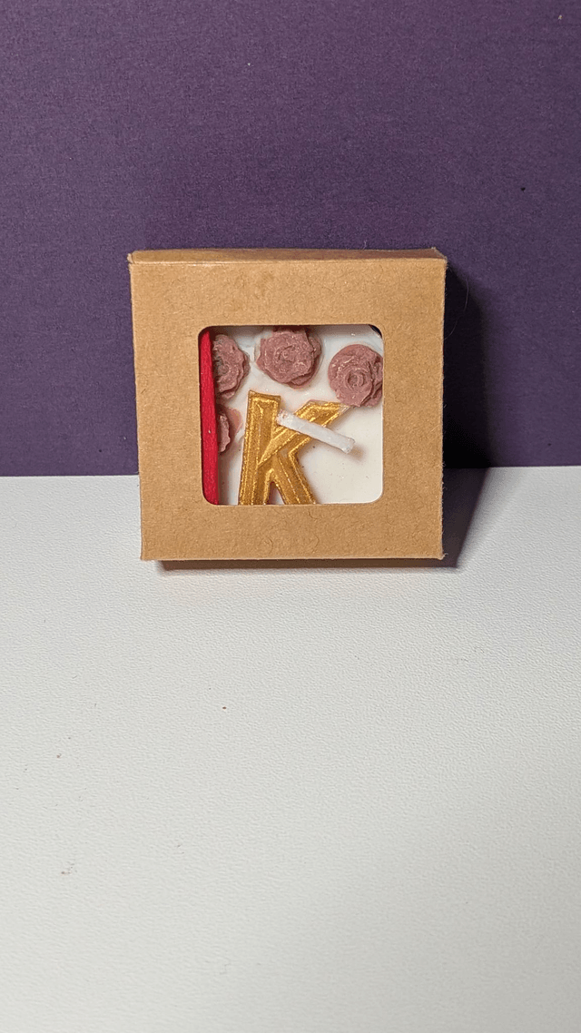 Bougie chauffe-plat initiale & rose parfumée personnalisée
